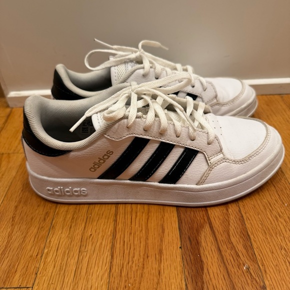 Adidas White and Black Sneakers Versatile Low-Top - Picture 4 of 10